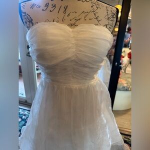 Faeriesty xs new Elegant Strapless White Dress